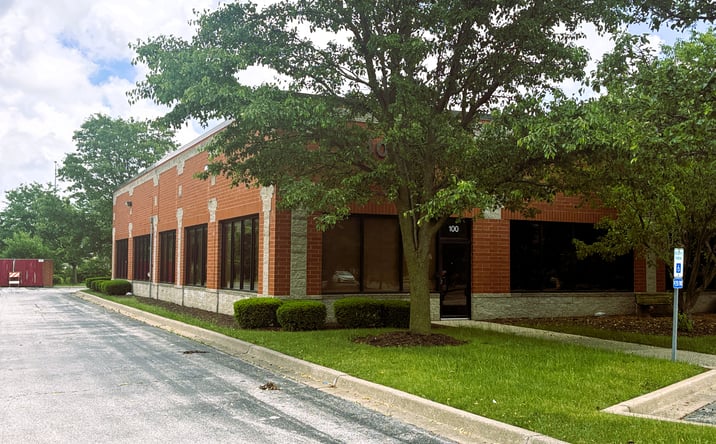 Pictures of Office property located at 18401 MAPLE CREEK DR, TINLEY PARK, IL 60477 for lease - image #1