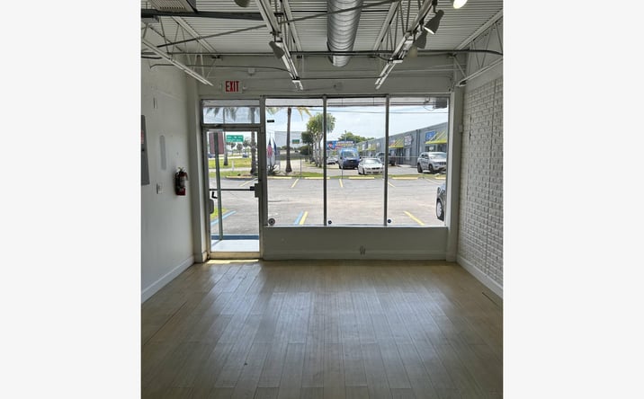 Pictures of Retail property located at Northeast 16th Place, North Miami Beach, FL 33179 for lease - image #1