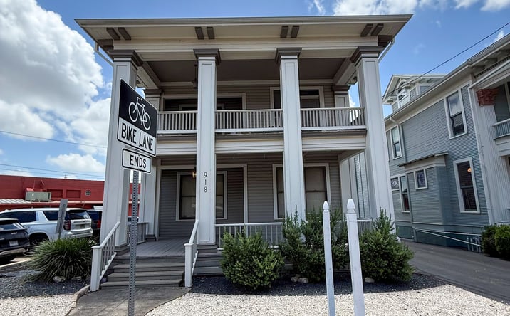 Pictures of Office property located at 918 S Alamo St, San Antonio, TX 78205 for lease - image #1