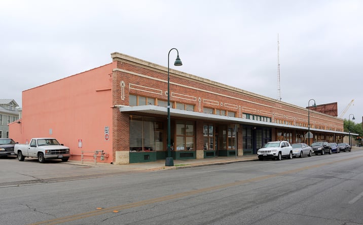 Pictures of Retail, Industrial property located at 911 S St Mary's St, San Antonio, TX 78205 for lease - image #1