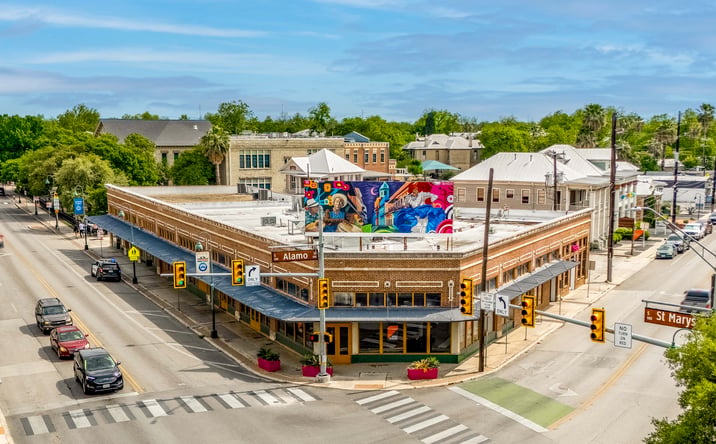 Pictures of Retail, Restaurant property located at 910 S Alamo St, San Antonio, TX 78205 for lease - image #1