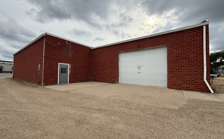 Pictures of Retail, Industrial property located at 624 7th Street Southeast, Watertown, SD 57201 for lease - image #1