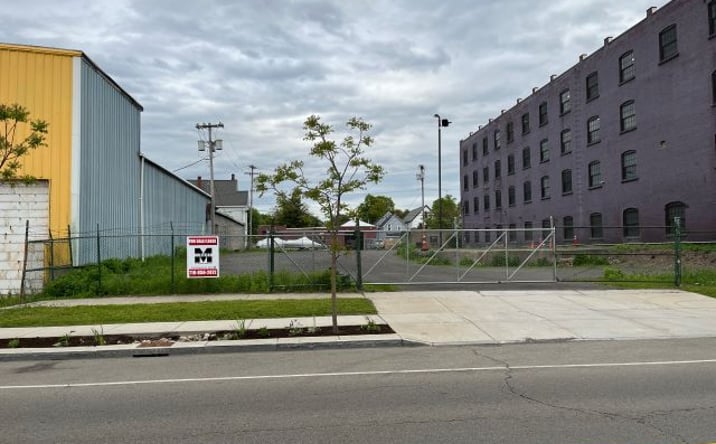 Pictures of Retail, Industrial property located at 1499 Niagara St, Buffalo, NY 14213 for lease - image #1