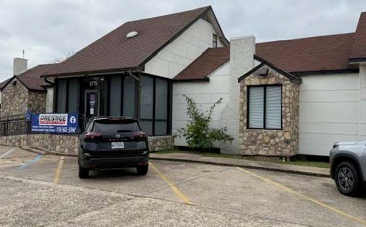 Pictures of Retail, Office property located at 3775 Youree Drive, Shreveport, LA 71105 for lease - image #1