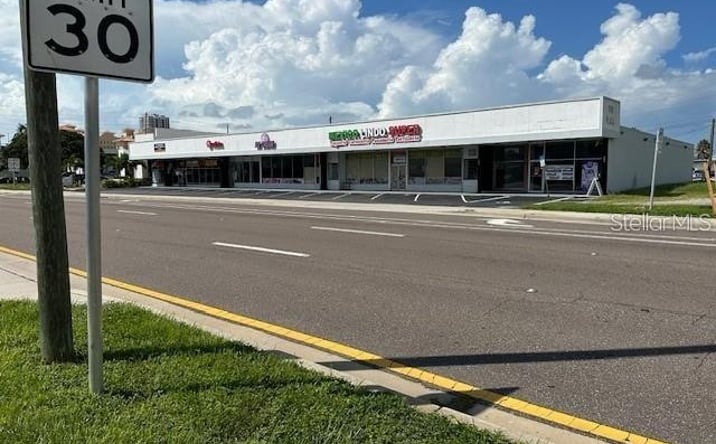Pictures of Retail property located at 814 Court Street, Clearwater, FL 33756 for lease - image #1