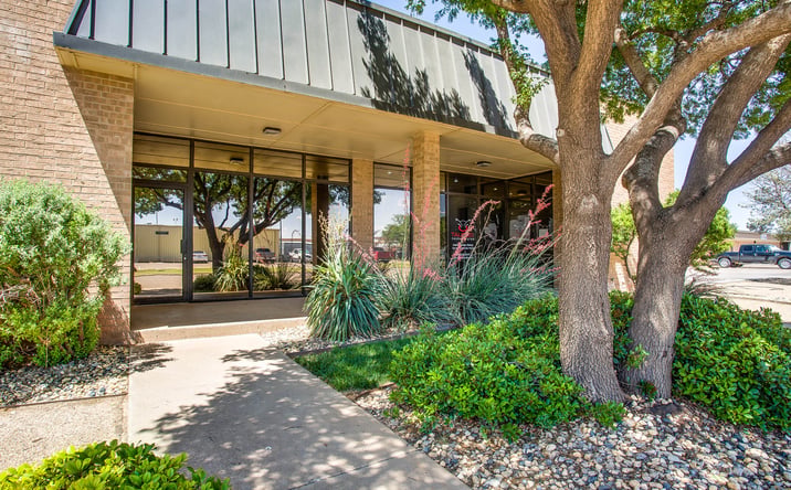 Pictures of Retail property located at 5760 40th Street, Lubbock, TX 79407 for lease - image #1