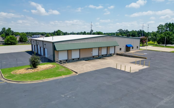 Pictures of Industrial property located at 1301 Commerce Ct, Fort Smith, AR 72908-8569 for lease - image #1