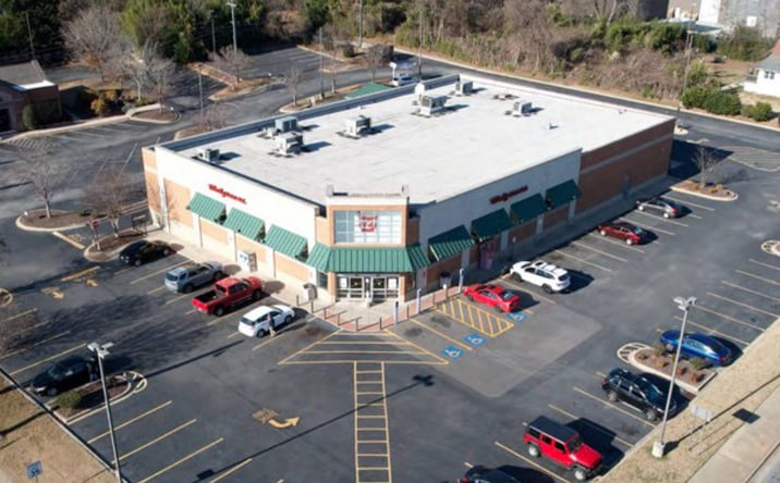 Pictures of Retail property located at 18 College Avenue, Elberton, GA 30635 for lease - image #1