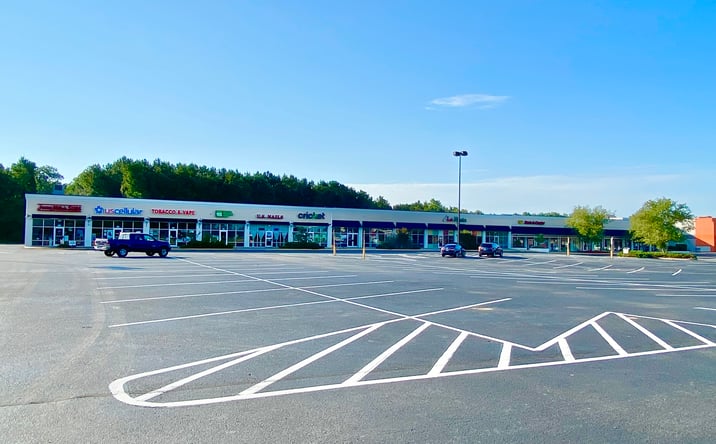 Pictures of Retail, Restaurant property located at 110 RIVER OAKS DR, TARBORO, NC 27886 for lease - image #1