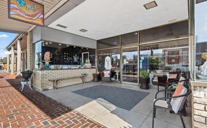 Pictures of Office, Retail property located at 321 West Main Street, Abingdon, VA 24210 for lease - image #1