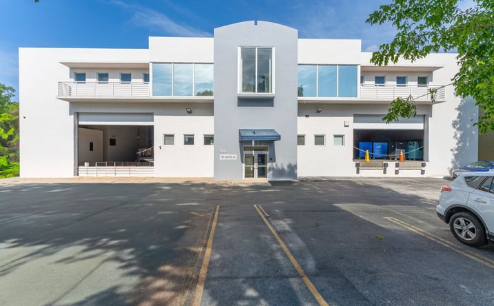 Pictures of Retail, Industrial property located at 2100 NW 102ND PL, DORAL, FL 33172 for lease - image #1