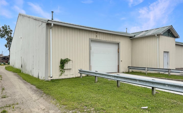 Pictures of Office, Retail, Industrial property located at 2447 E Judd Road 3, Burton, MI 48529 for lease - image #1