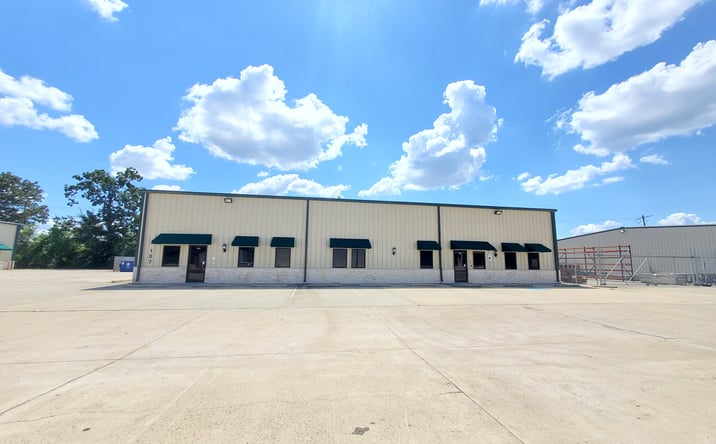 Pictures of Office, Industrial property located at 2418 N Frazier St - Building 107, Conroe, TX 77303 for lease - image #1