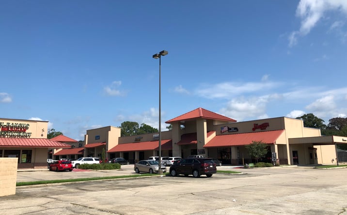Pictures of Retail property located at 7755 Magnolia Beach Rd, Denham Springs, LA 70726 for lease - image #1