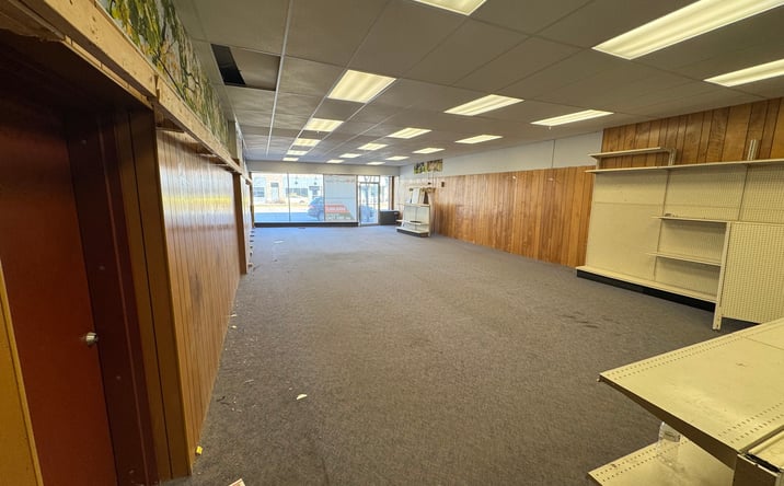 Pictures of Retail property located at 209 South Minnesota Avenue, Saint Peter, MN 56082 for lease - image #1
