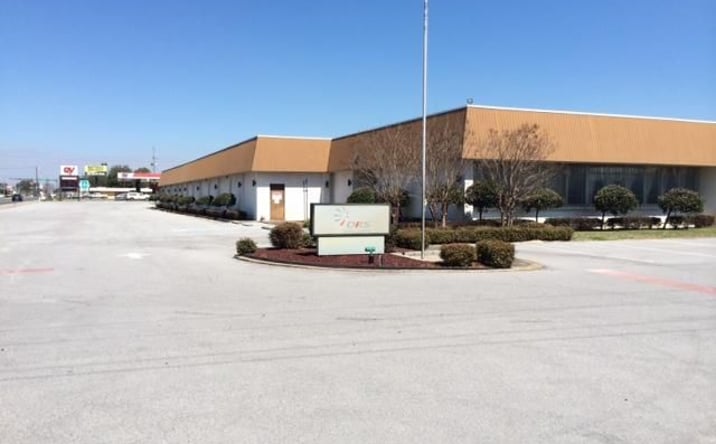 Pictures of Retail, Office, Industrial property located at 749 N Beal Parkway, Fort Walton Beach, FL 32547 for lease - image #1