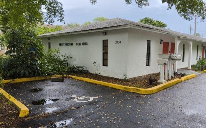 Pictures of Office, Retail, Land, Industrial, Special Purpose property located at 2734 Polk Street #D & E, Hollywood, FL 33020 for lease - image #1