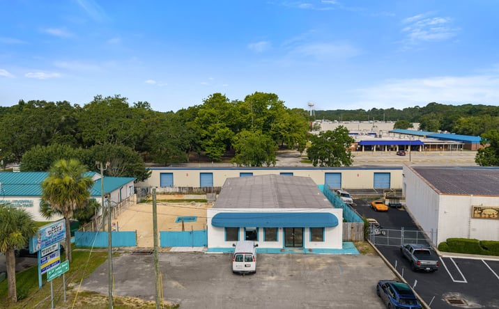 Pictures of Retail property located at 90 Mary Esther Boulevard, Mary Esther, FL 32569 for lease - image #1