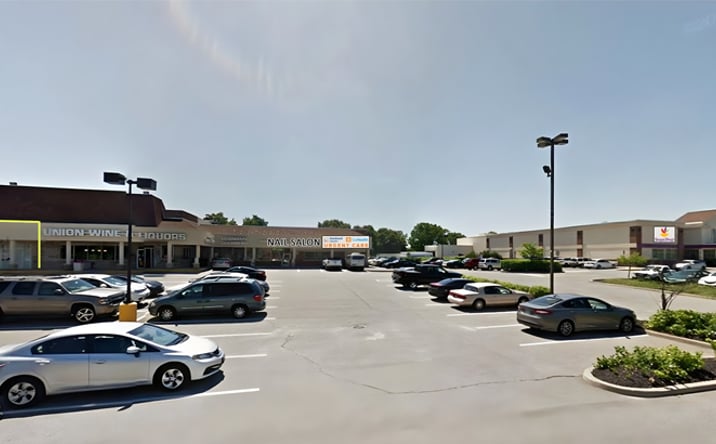Pictures of Retail property located at 400 Union Boulevard, West Islip, NY 11795 for lease - image #1