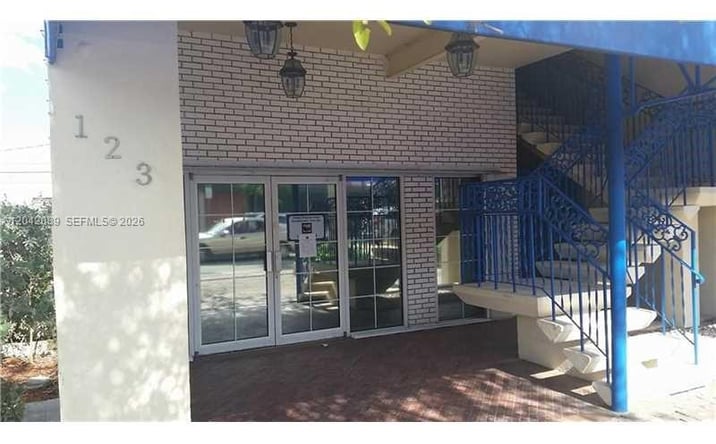 Pictures of Office property located at 123 N Krome Ave # 202, Homestead, FL 33030 for lease - image #1
