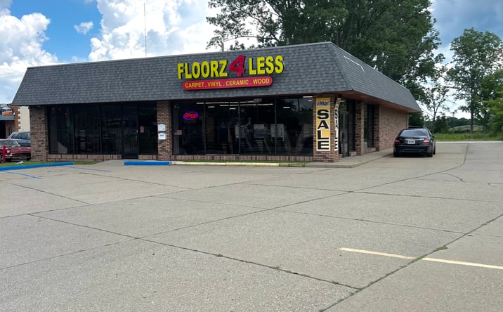 Pictures of Retail property located at 33150 Southbound Gratiot Avenue, Clinton Township, MI 48035 for lease - image #1