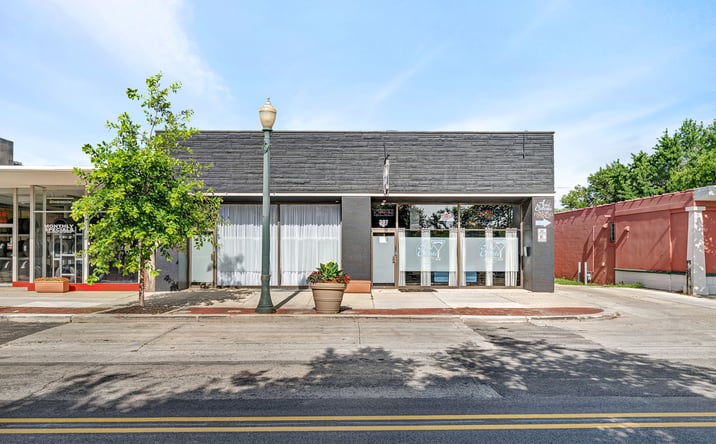 Pictures of Retail, Restaurant property located at 307 N Chicago St, Joliet, IL 60432 for lease - image #1