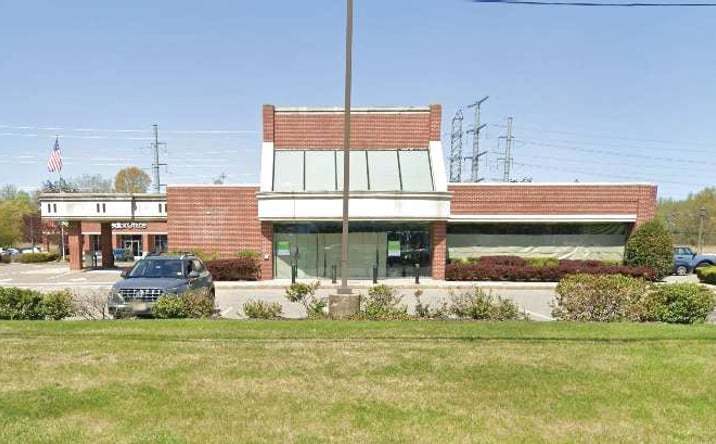 Pictures of Retail property located at 29-47 Eisenhower Parkway, Roseland, NJ 07068 for lease - image #1