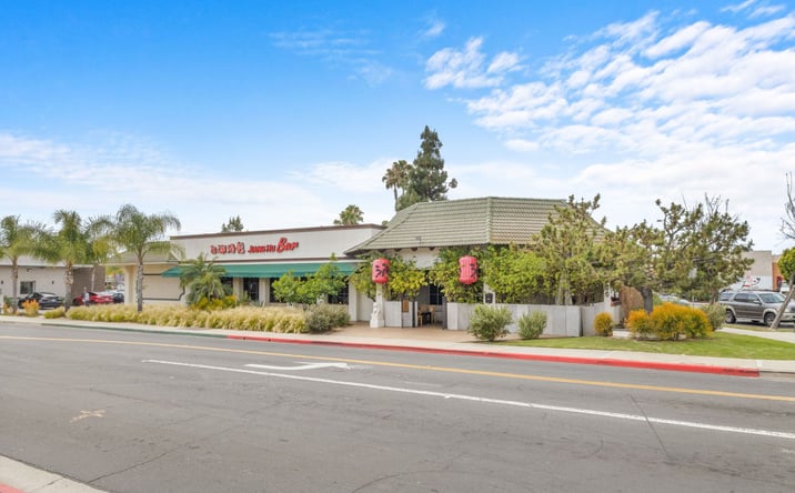 Pictures of Retail property located at 2000 W Main St, Turlock, CA 95380 for lease - image #1