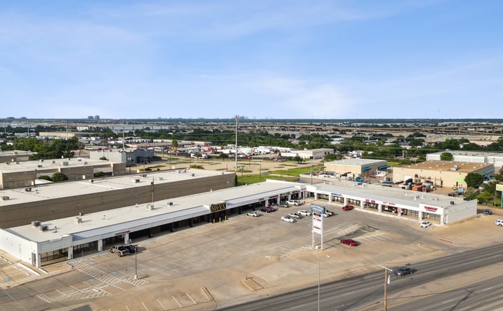Pictures of Retail property located at 2051 - 2053 W. Northwest Highway, Dallas, TX 75220 for lease - image #1