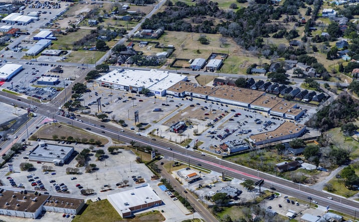 Pictures of Retail property located at 5016-5319 N Navarro Street, Victoria, TX 77904 for lease - image #1