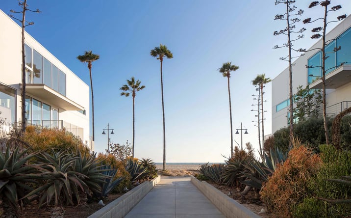 Pictures of Retail, Office property located at 619 Ocean Front Walk, Los Angeles, CA 90291 for lease - image #1