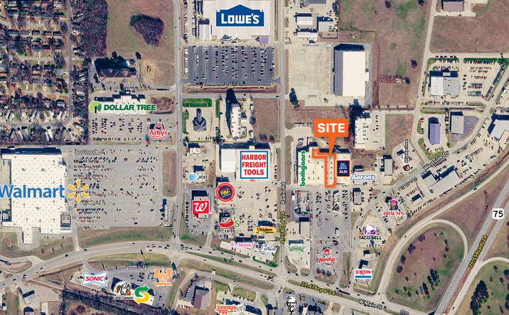 Pictures of Retail property located at 2418 West Main Street, Durant, OK 74701 for lease - image #1