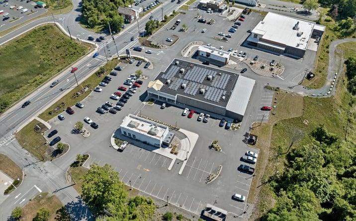 Pictures of Restaurant property located at 658 HOOSICK RD, TROY, NY 12180-8812 for lease - image #1