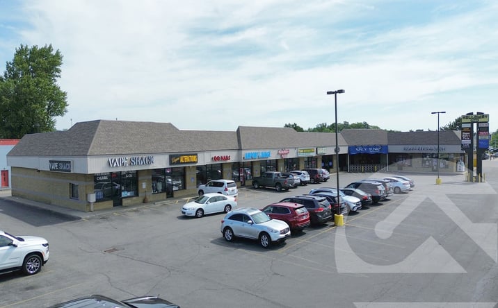 Pictures of Retail property located at 7130 Airport Highway, Holland, OH 43528 for lease - image #1
