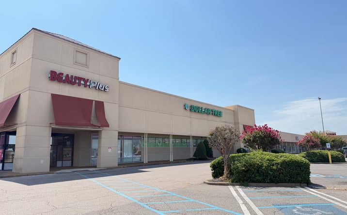 Pictures of Retail property located at 201 Stateline Road W, Southaven, MS 38671 for lease - image #1