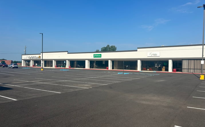 Pictures of Retail, Restaurant property located at 4701 Meridian Street North, Huntsville, AL 35811 for lease - image #1