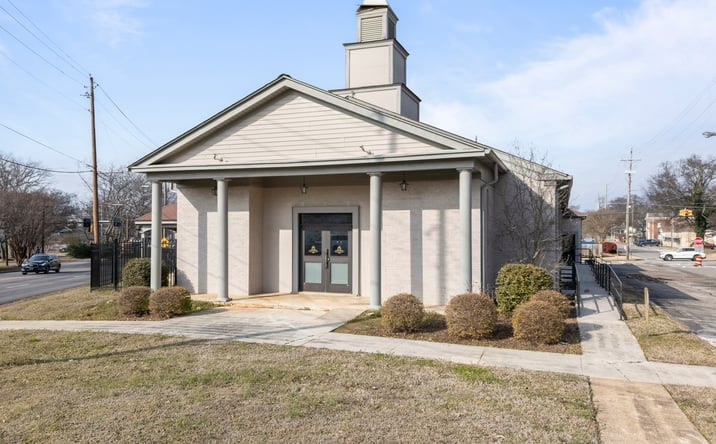 Pictures of Retail, Office, Special Purpose property located at 800 CLINTON AVE E, HUNTSVILLE, AL 35801-3621 for lease - image #1