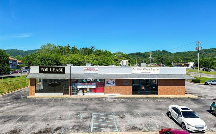 Pictures of Retail property located at 1970 E WASHINGTON AVE, VINTON, VA 24179 for lease - image #1