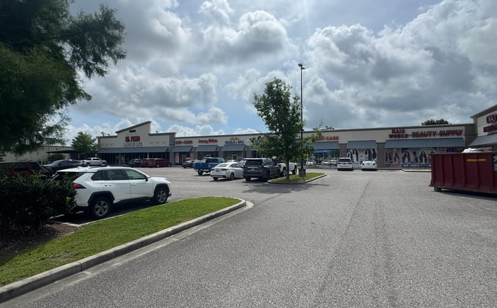 Pictures of Retail property located at 12895 US Highway 90, Luling, LA 70070 for lease - image #1
