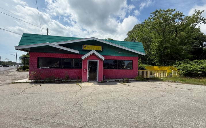 Pictures of Restaurant property located at 164 Pleasant Street, Brunswick, ME 04011 for lease - image #1