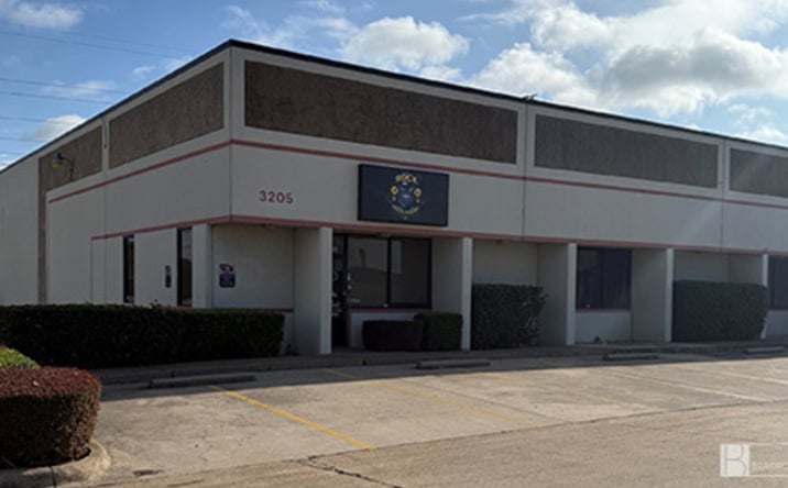 Pictures of Retail, Office, Industrial property located at 3205 Bishop Drive, Arlington, TX 76010 for lease - image #1