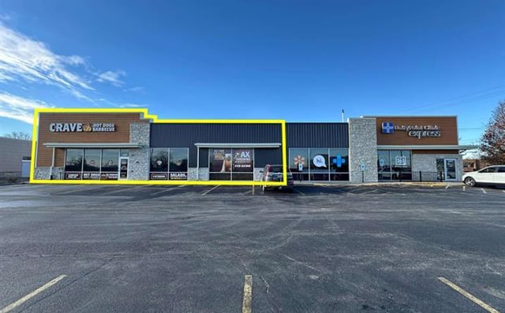 Pictures of Retail property located at 1411 KIMBERLY Road, Bettendorf, IA 52722 for lease - image #1
