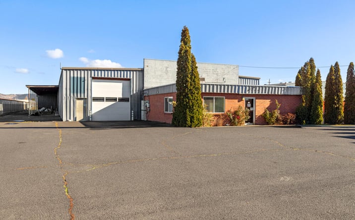 Pictures of Retail, Office, Industrial property located at 3735 Washburn Way, Klamath Falls, OR 97603 for lease - image #1