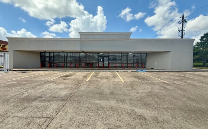 Pictures of Retail, Office property located at 12971 WESTHEIMER RD, HOUSTON, TX 77077-5603 for lease - image #1