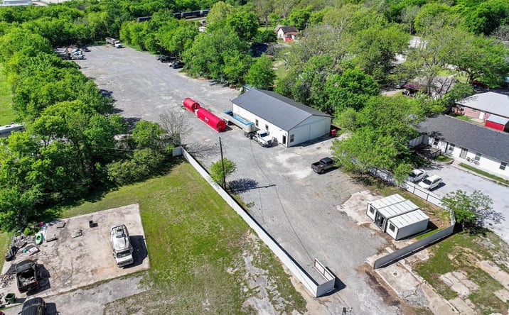 Pictures of Industrial property located at 816 East Main Street, Whitesboro, TX 76273 for lease - image #1