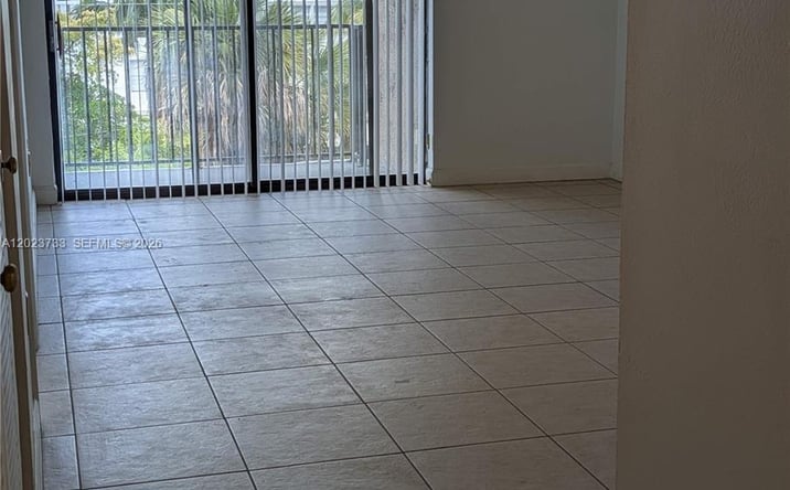 Pictures of Retail property located at 16751 NE 9th Ave, Miami, FL 33162 for lease - image #1