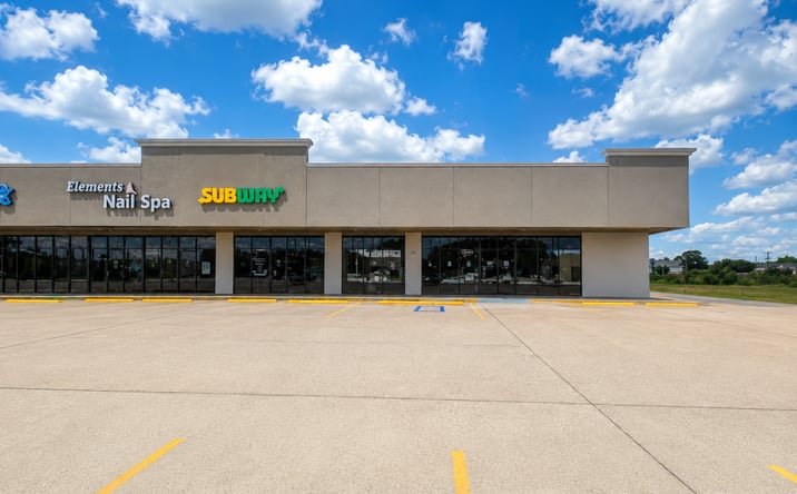 Pictures of Retail property located at 4444 Lake Street, Lake Charles, LA 70605 for lease - image #1