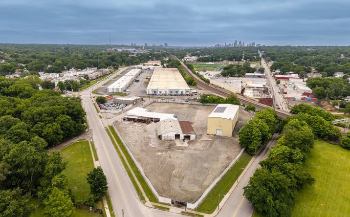 Pictures of Industrial property located at 5420 E 10th St, Kansas City, MO 64127 for lease - image #1