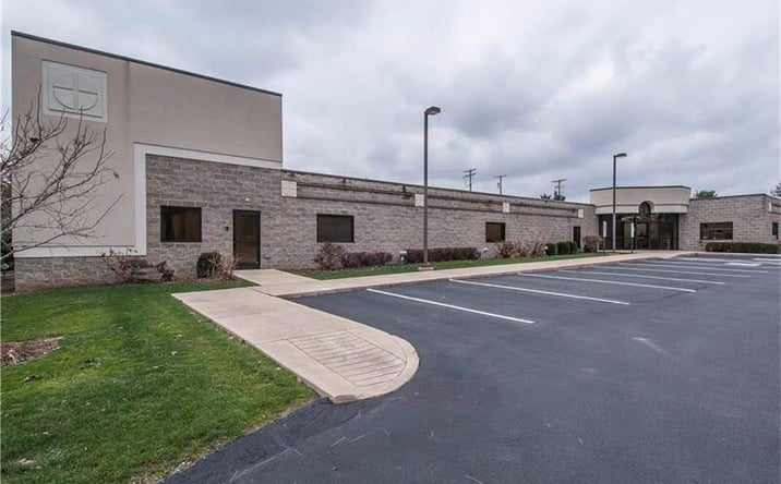 Pictures of Office property located at 8057 ROWAN RD, CRANBERRY TOWNSHIP, PA 16066-3615 for lease - image #1
