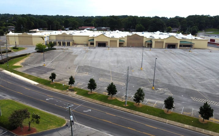 Pictures of Retail property located at 7201 Aaron Aronov Drive, Fairfield, AL 35064 for lease - image #1